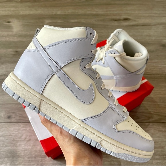 Nike Shoes - Nike Dunk High Women’s 9